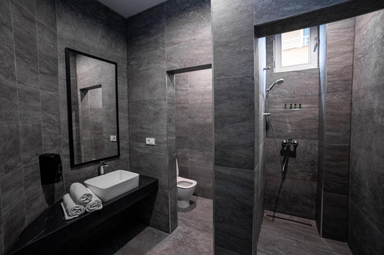Griffon Bar Food Apartments 斯特鲁加 外观 照片