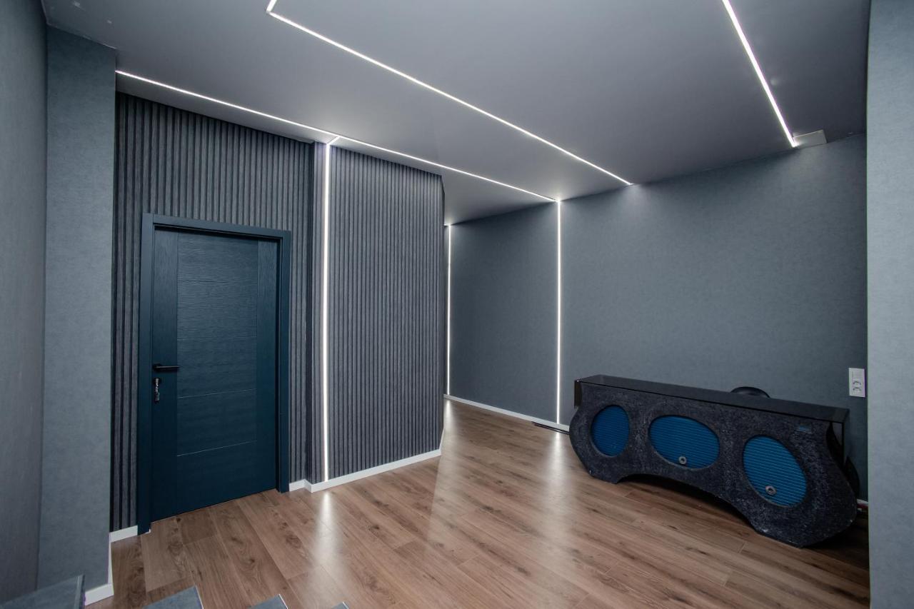 Griffon Bar Food Apartments 斯特鲁加 外观 照片