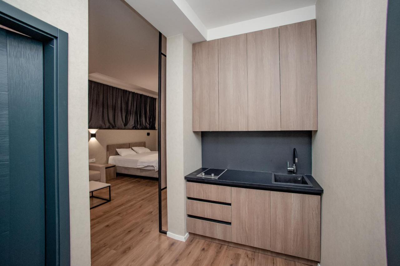 Griffon Bar Food Apartments 斯特鲁加 外观 照片